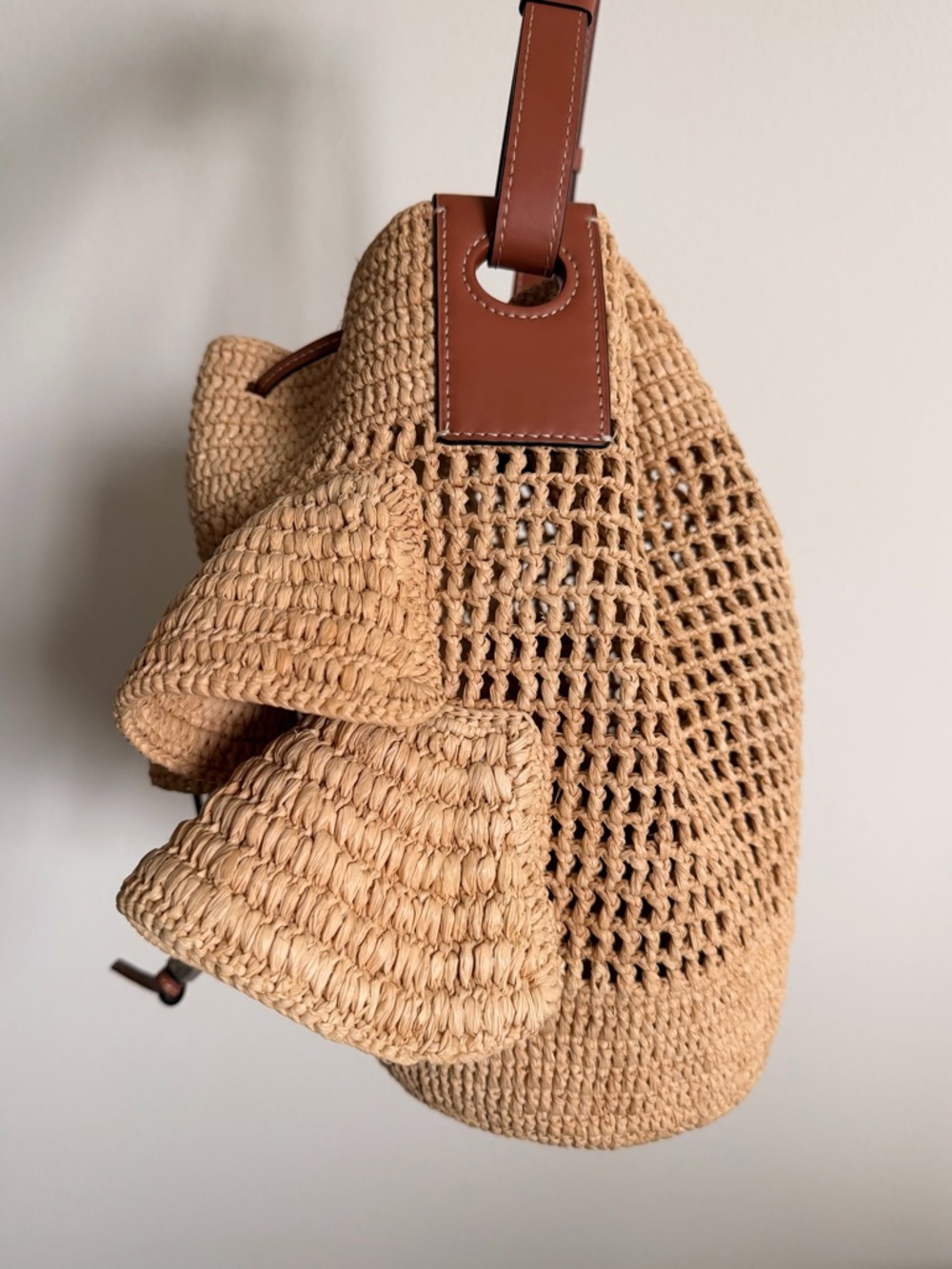 LOEWE x Paula's Ibiza Balloon Ruffled Raffia Shoulder Bag - Picture 5 of 14